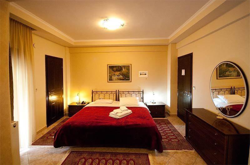 Nostos Hotel Káto Loutrákion Szoba fotó