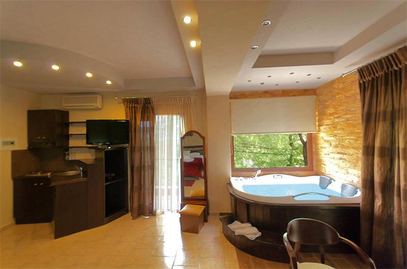 Nostos Hotel Káto Loutrákion Szoba fotó
