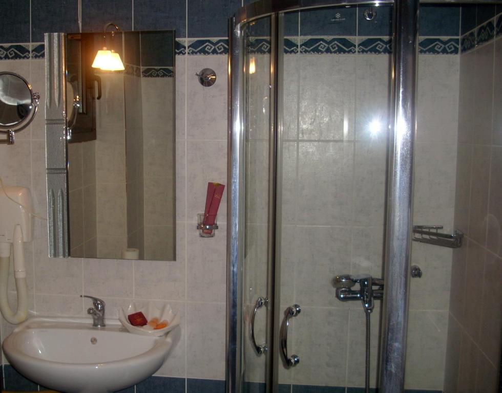 Nostos Hotel Káto Loutrákion Szoba fotó