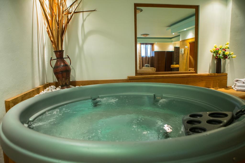 Nostos Hotel Káto Loutrákion Kültér fotó